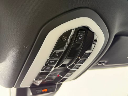 Certified 2026 Porsche Macan S AWD/4WD image 23