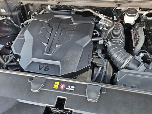 Used 2024 Kia Carnival SX image 27