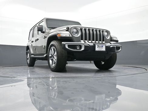Used 2021 Jeep Wrangler Unlimited Sahara w/ Safety Group image 32