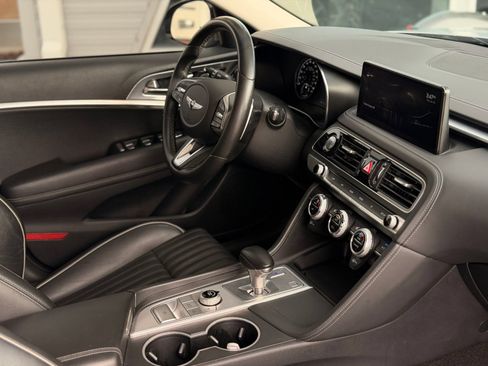 Used 2022 Genesis G70 3.3T RWD image 22