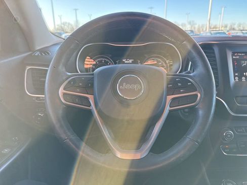 Used 2019 Jeep Cherokee Latitude Plus w/ Cold Weather Group image 14