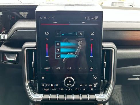 Used 2025 GMC Yukon Denali w/ Denali Reserve Package AWD/4WD image 22