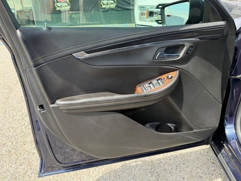 Used 2015 Chevrolet Impala LT w/ Convenience Package FWD image 15