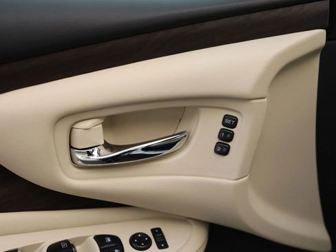 Used 2024 Nissan Murano Platinum w/ Cargo Package FWD image 10