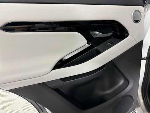 Used 2026 Land Rover Range Rover Evoque S image 24