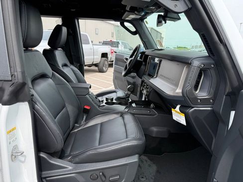 New 2026 Ford Bronco Outer Banks AWD/4WD image 17