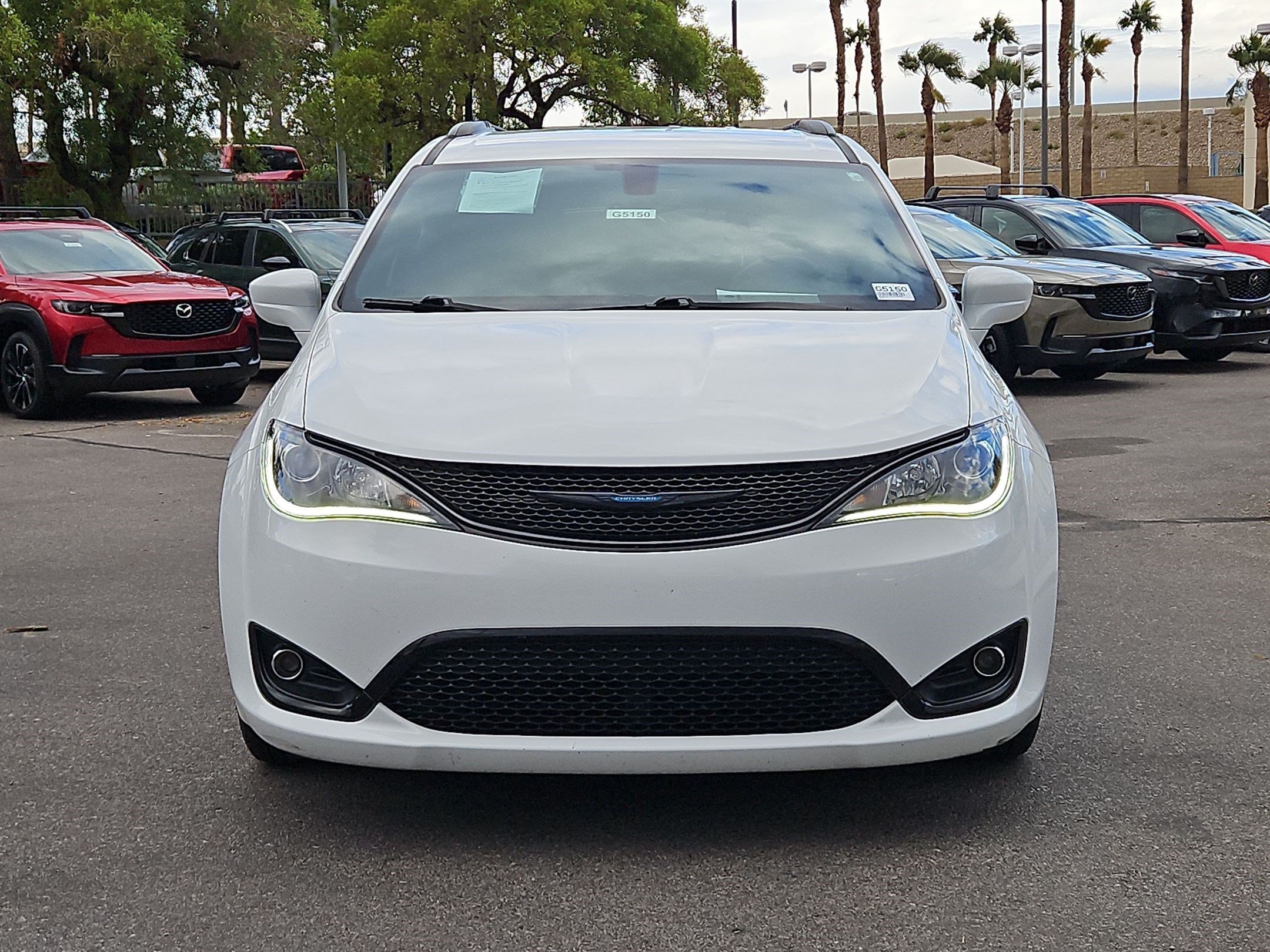Used 2020 Chrysler Pacifica Touring-L FWD image 8