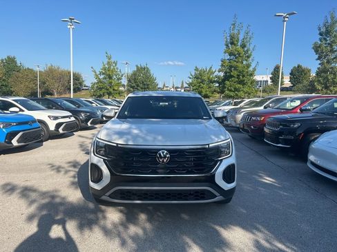 New 2026 Volkswagen Atlas Cross Sport SE AWD/4WD image 2