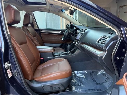 Used 2018 Subaru Outback 3.6R Touring AWD/4WD image 19