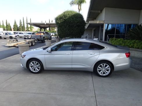 Used 2018 Chevrolet Impala LT w/ LT Entertainment Package FWD image 4