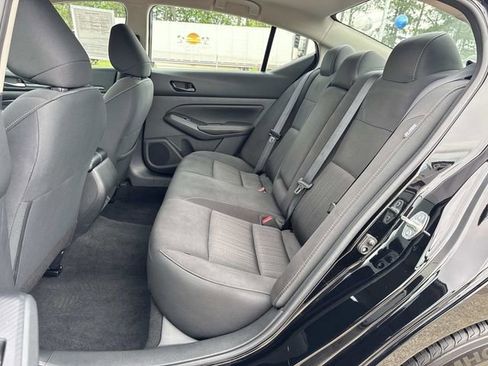 Used 2025 Nissan Altima 2.5 SV image 19