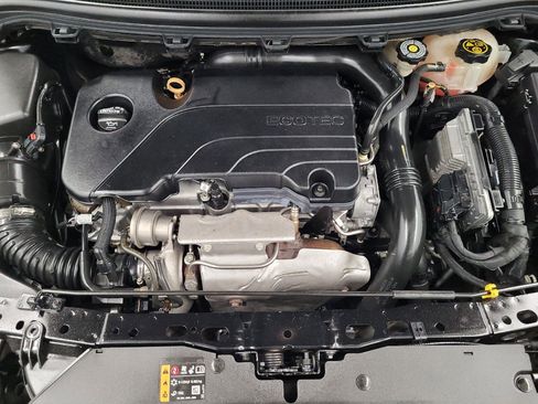 Used 2018 Chevrolet Cruze LS FWD image 30