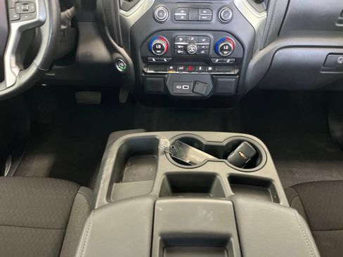 Used 2020 Chevrolet Silverado 1500 LT w/ Convenience Package AWD/4WD image 10