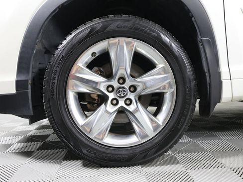 Used 2018 Toyota Highlander Limited AWD/4WD image 9