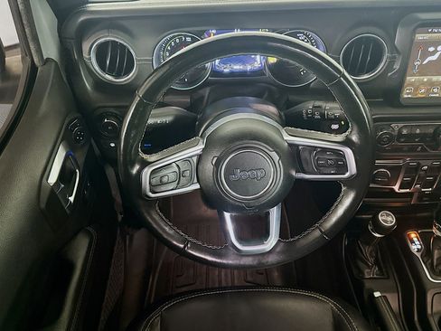 Used 2022 Jeep Wrangler Unlimited Sahara w/ Cold Weather Group AWD/4WD image 17