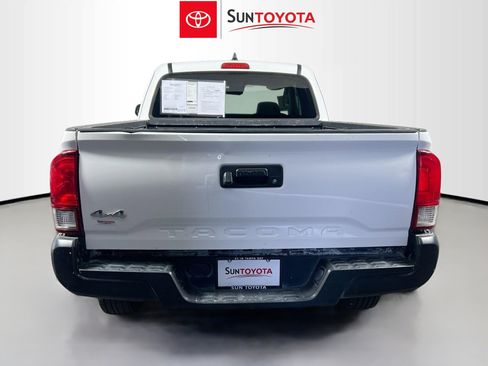 Used 2020 Toyota Tacoma SR image 5