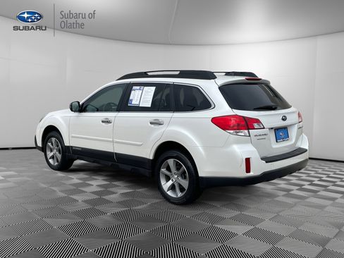 Used 2014 Subaru Outback 2.5i Limited image 9