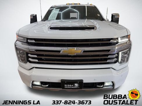 Used 2022 Chevrolet Silverado 3500 High Country w/ Technology Package image 8