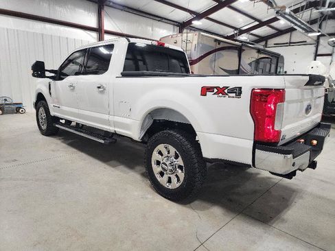 Used 2018 Ford F350 Lariat w/ Chrome Package image 6