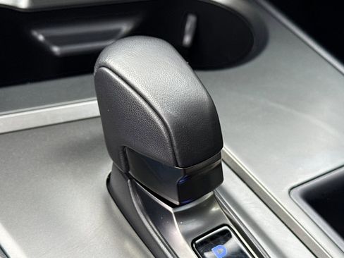 Certified 2025 Lexus UX 300h FWD w/ Accessory Package (Z2) image 17