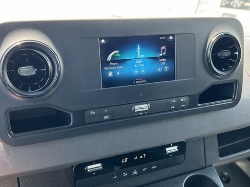 New 2023 Mercedes-Benz Sprinter 2500 image 28