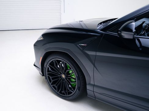 Used 2025 Lamborghini Urus SE image 16