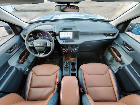 Used 2024 Ford Maverick Lariat image 2