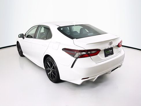 Used 2024 Toyota Camry SE FWD image 5