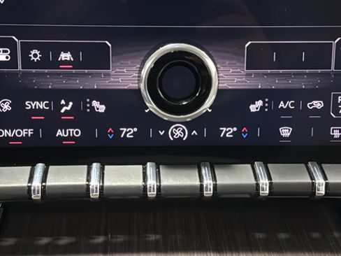 Used 2024 GMC Acadia Denali w/ Super Cruise Package AWD/4WD image 17