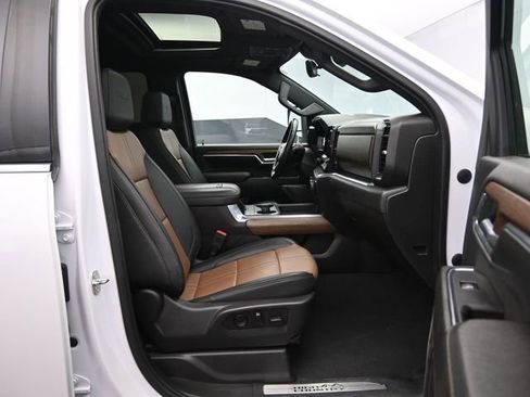 Used 2024 Chevrolet Silverado 2500 High Country w/ Technology Package AWD/4WD image 46