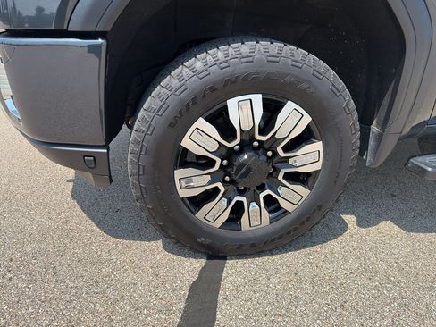 Used 2022 GMC Sierra 2500 Denali AWD/4WD image 10