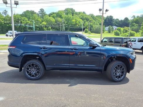 New 2026 Jeep Grand Cherokee L Summit AWD/4WD image 2