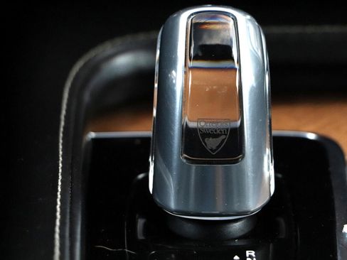 Used 2017 Volvo XC90 T8 Excellence image 30