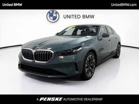 Certified 2026 BMW 530i RWD image 1