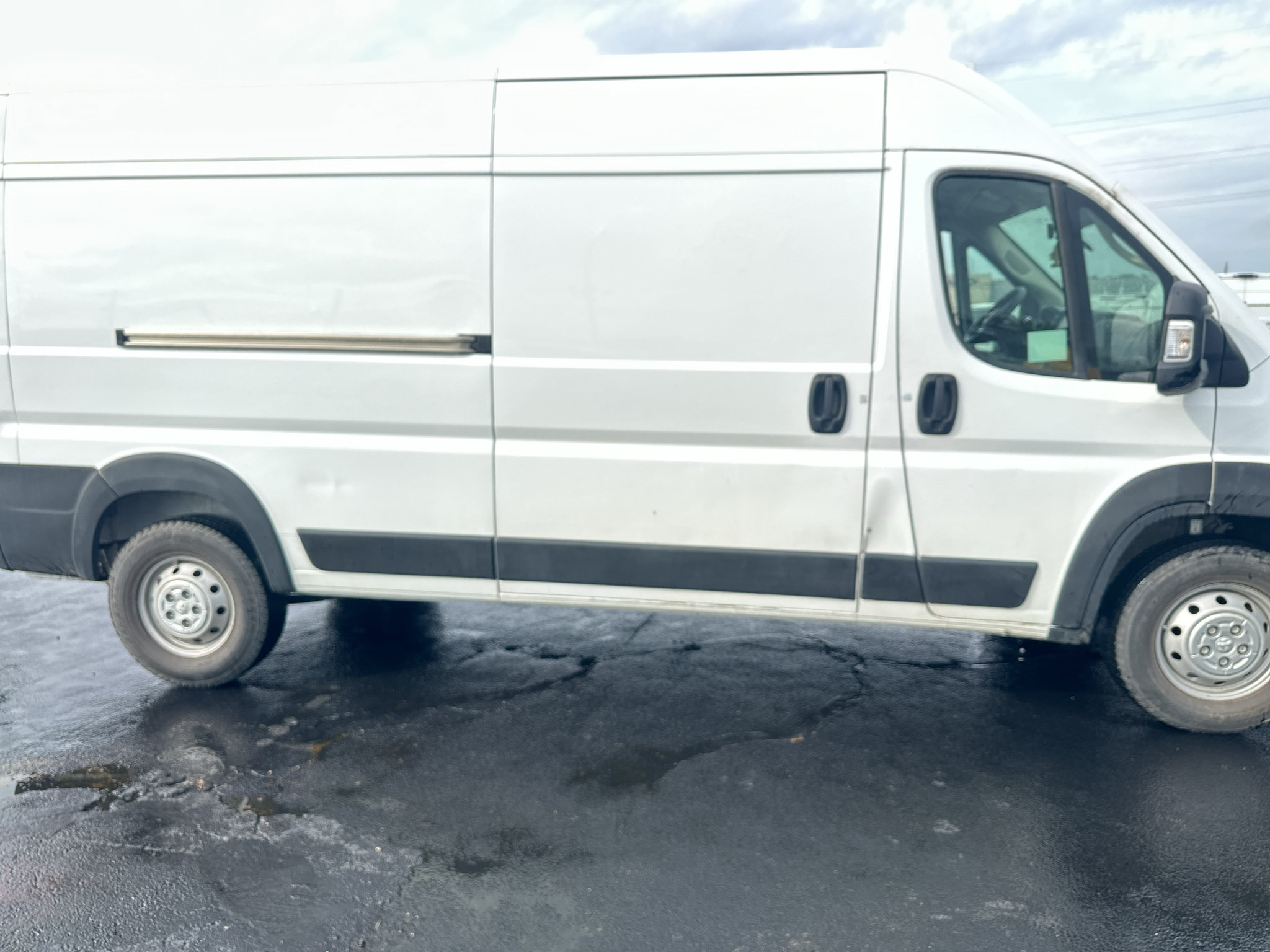 Used 2023 RAM ProMaster 2500 FWD image 4