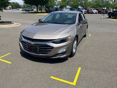 Used 2022 Chevrolet Malibu LS w/ LPO, Convenience Package 2 FWD image 3