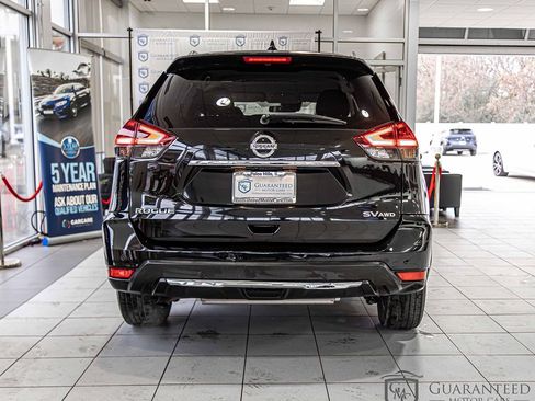 Used 2020 Nissan Rogue SV image 13