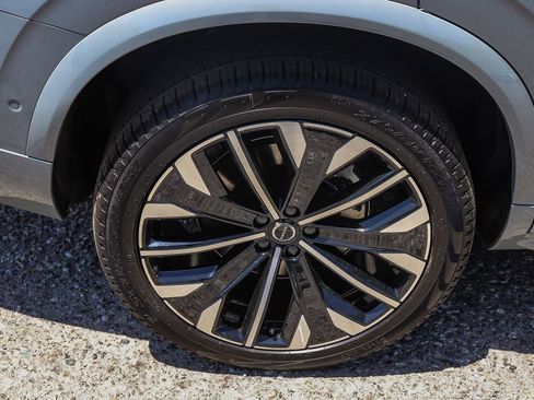 Used 2025 Volvo XC90 B6 Ultra w/ Protection Package Premier AWD/4WD image 8