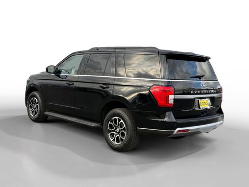 Used 2024 Ford Expedition XLT image 3