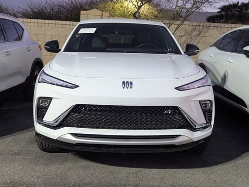 Used 2024 Buick Envista Sport Touring w/ Convenience I Package image 2