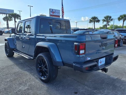 Used 2024 Jeep Gladiator Sport AWD/4WD image 8