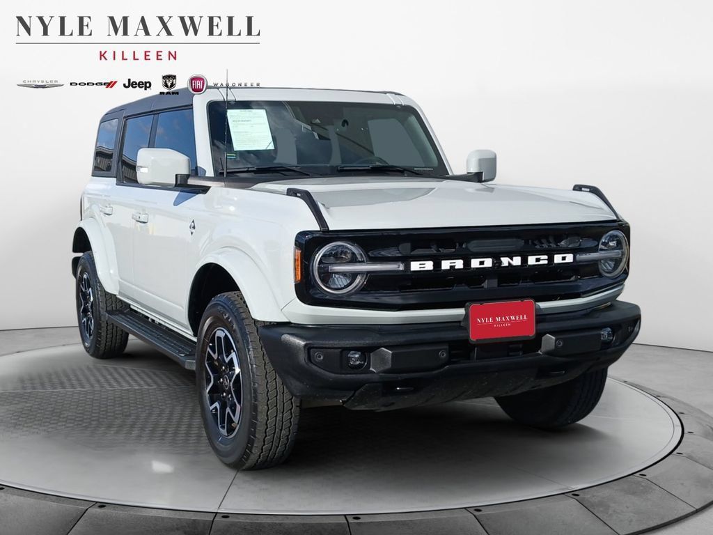 Used 2024 Ford Bronco Outer Banks AWD/4WD image 2
