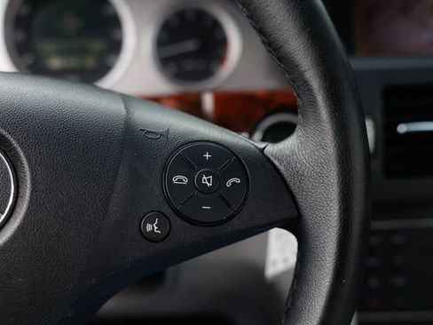 Used 2010 Mercedes-Benz GLK 350 2WD w/ Multimedia Pkg image 31