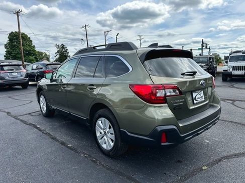 Used 2018 Subaru Outback 2.5i Premium AWD/4WD image 6
