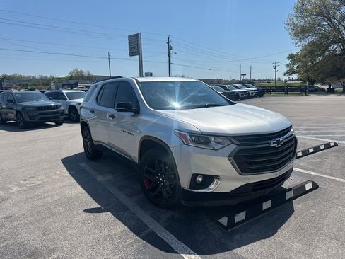 Used 2019 Chevrolet Traverse Premier w/ Redline Edition image 2