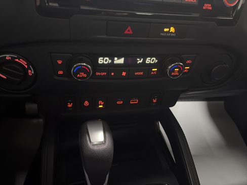 Used 2022 Nissan Frontier PRO-4X w/ Pro-4X Premium Package AWD/4WD image 23