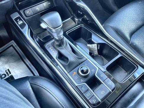 Certified 2023 Kia Sorento SX image 14