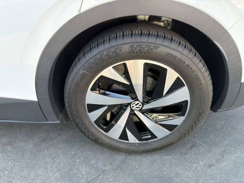 Certified 2023 Volkswagen ID.4 Pro RWD image 6
