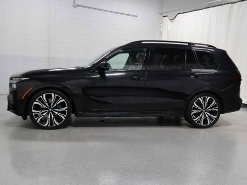 Used 2025 BMW X7 xDrive40i w/ M Sport Package AWD/4WD image 2