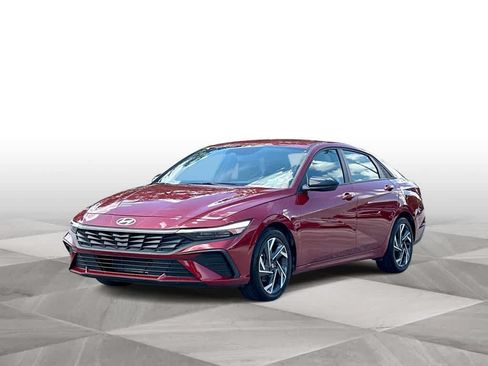 Used 2025 Hyundai Elantra Sport FWD image 4